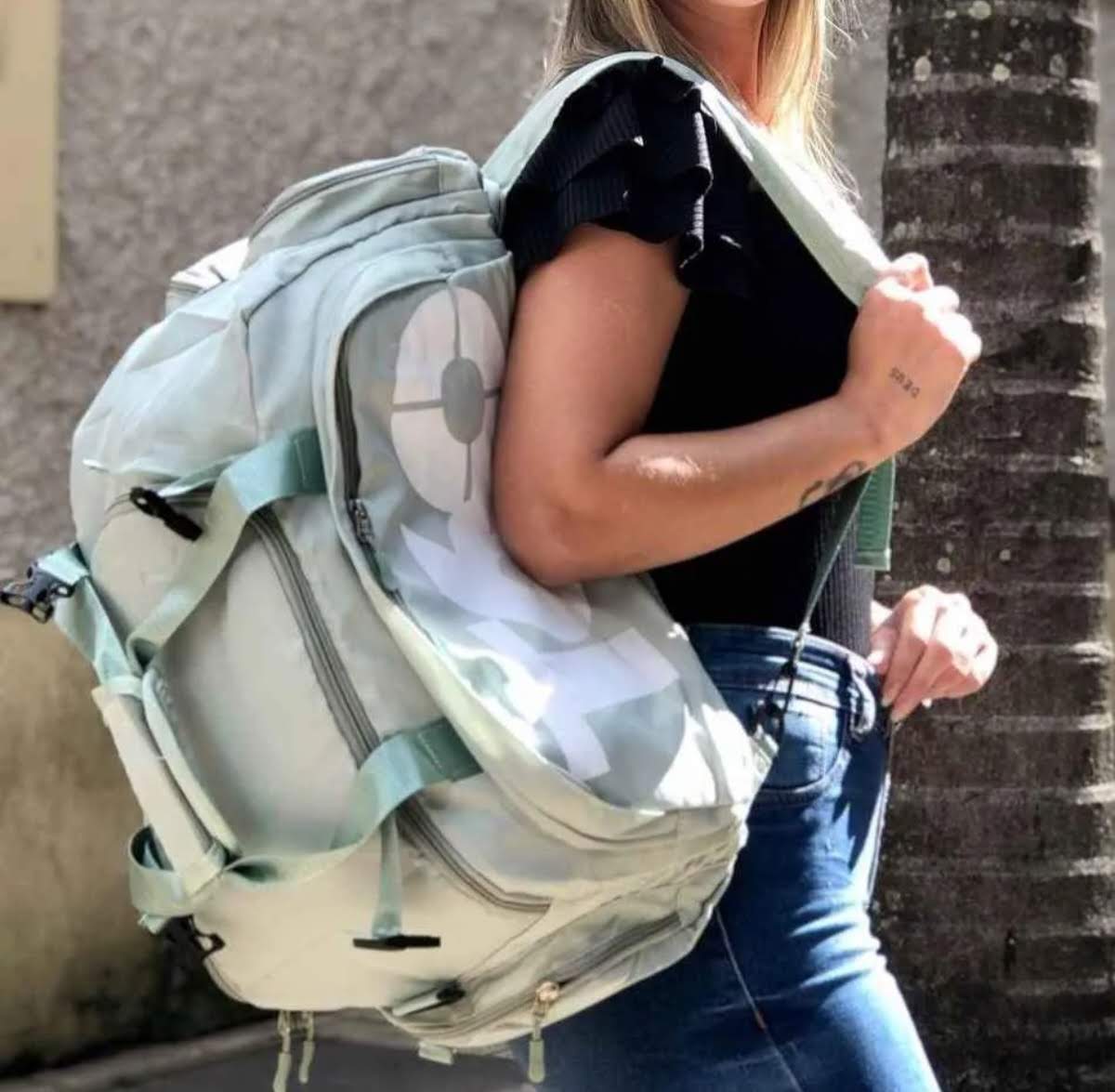 Bolsa 3 em 1 Feminina – Mala, Mochila e Transversal para Academia e Viagem - Imagem 8
