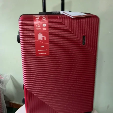 Mala de viagem rígida com rodas à venda na Bella Bolsas em Teresina PI.