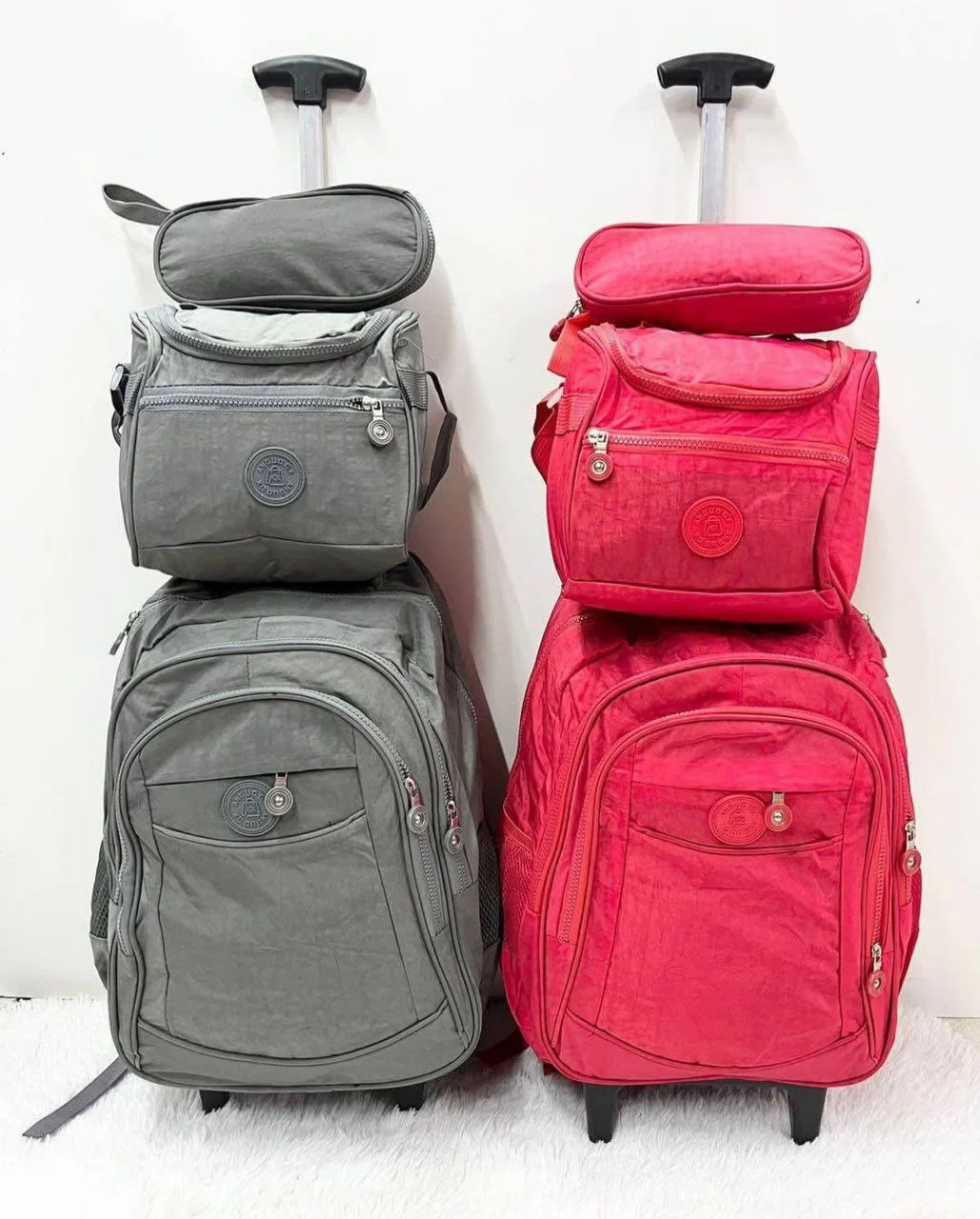 Kit mochila juvenil de rodinhas - Imagem 3