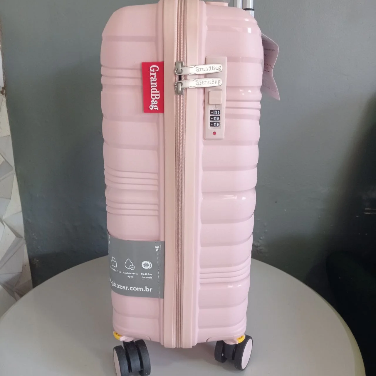 Mala GrandBag de bordo em polipropileno com giro 360° e design moderno na Loja Mala Teresina.