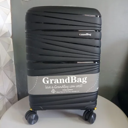 Mala de viagem de bordo GrandBag 20 polegadas em polipropileno resistente disponível na Loja Mala Teresina.