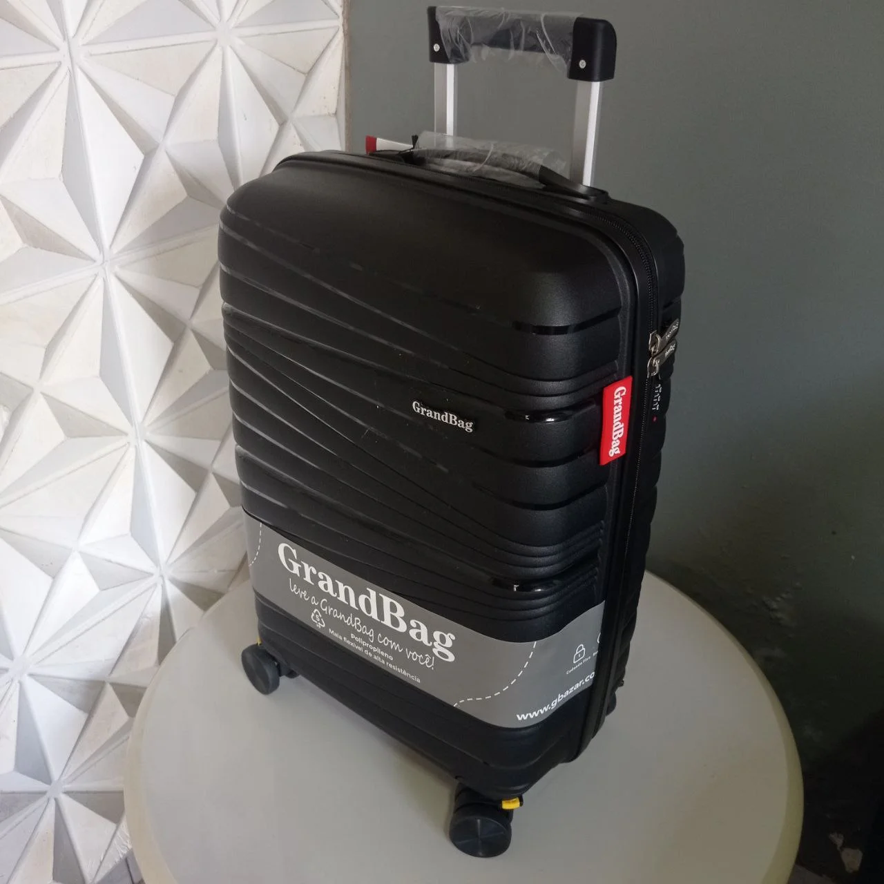 Mala de bordo GrandBag em polipropileno ideal para viagens, disponível na Loja Mala Teresina.